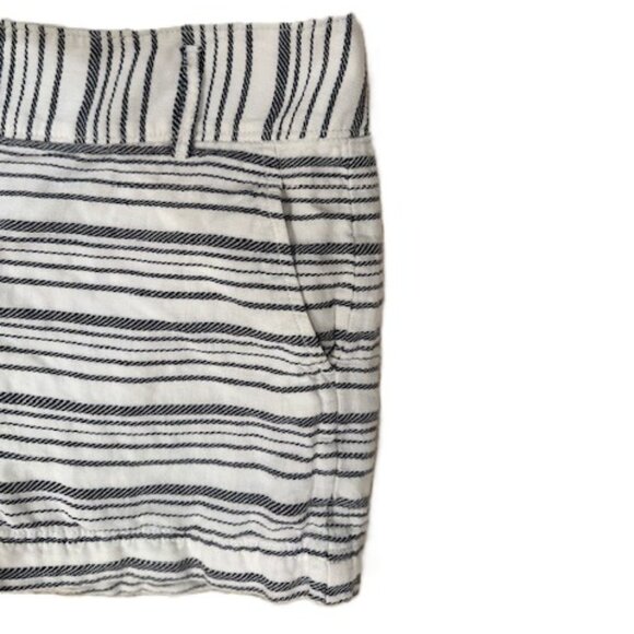 The Limited 'Cassidy Fit' Blue and White Linen Blend Shorts - Picture 4 of 5